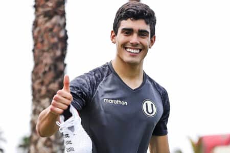 ¡Gran estreno! Alfonso Barco marca un golazo para poner el marcador 1-0 a favor de D. Sporting contra Montevideo